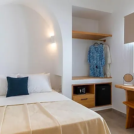 Asimina Hotel Firá