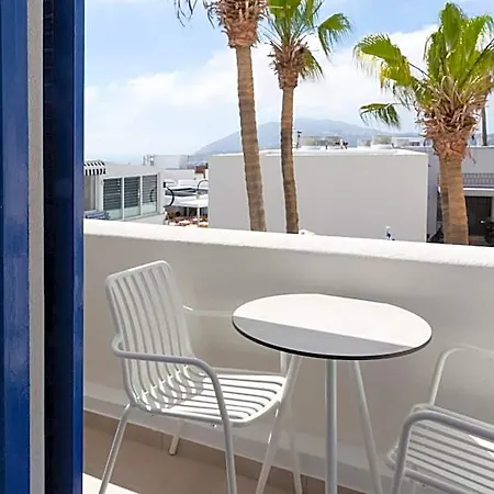 Asimina * Fira (Santorini)